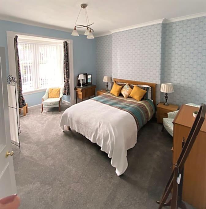 St John'S Flat Spacious Accomodation Dalry  Exteriér fotografie