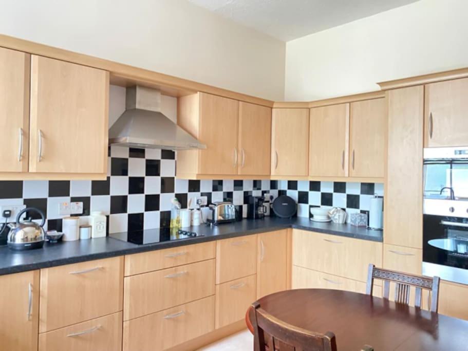 St John'S Flat Spacious Accomodation Dalry  Exteriér fotografie