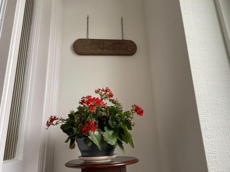 St John'S Flat Spacious Accomodation Dalry  Exteriér fotografie
